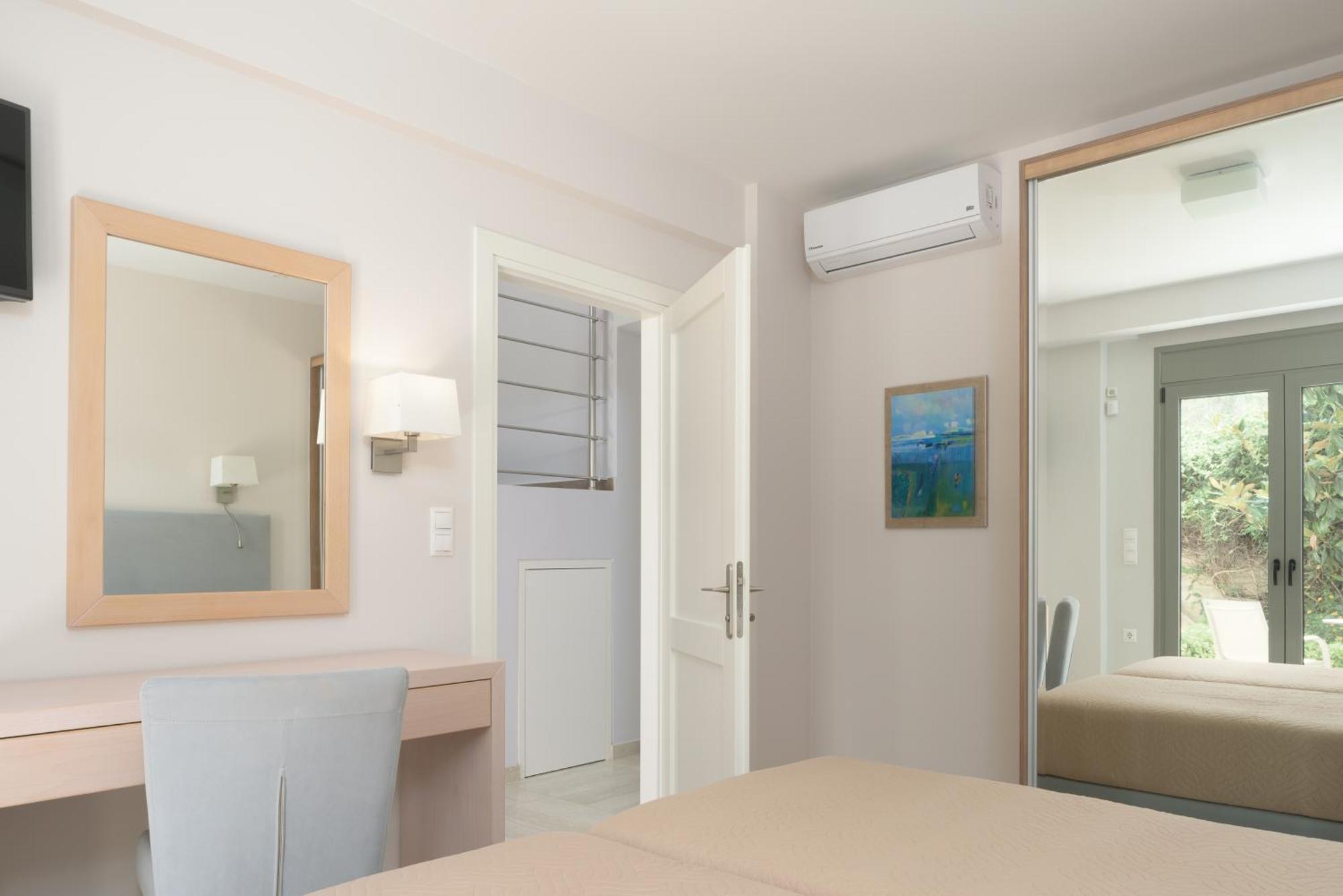 Eco Villa, A Perfect Escape Close To The Beach, By Thinkvilla Maroulas Екстер'єр фото